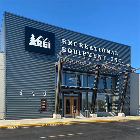 rei store online.